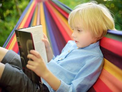 Læsende barn
