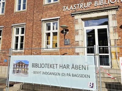 Taastrup Biblioteks indgangsparti
