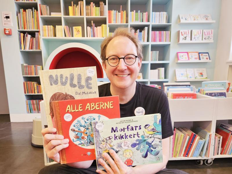 Bibliotekar med bøger