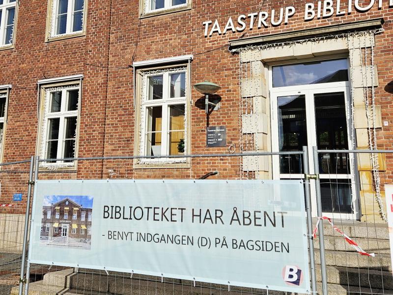 Taastrup Biblioteks indgangsparti