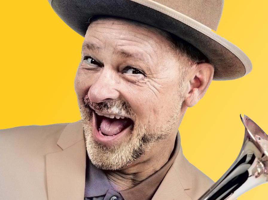 Glad Mek Pek med trompet